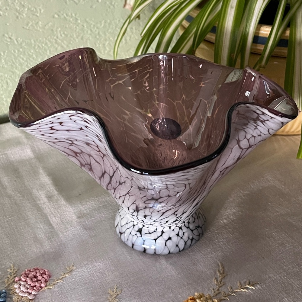 Józefina Poland Hand-Blown Art Glass Ruffled Vase Amethyst & White Spatter Swirl